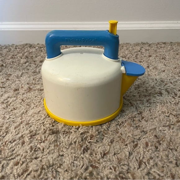 Vintage 1987 Fisher Price Whistling Tea Kettle Teapot - Picture 4 of 7